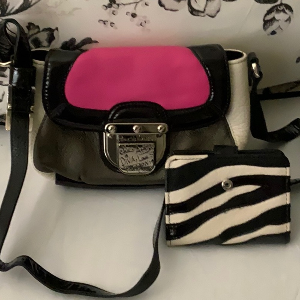 Stylish Pink and Black Brighton small Women's Bag